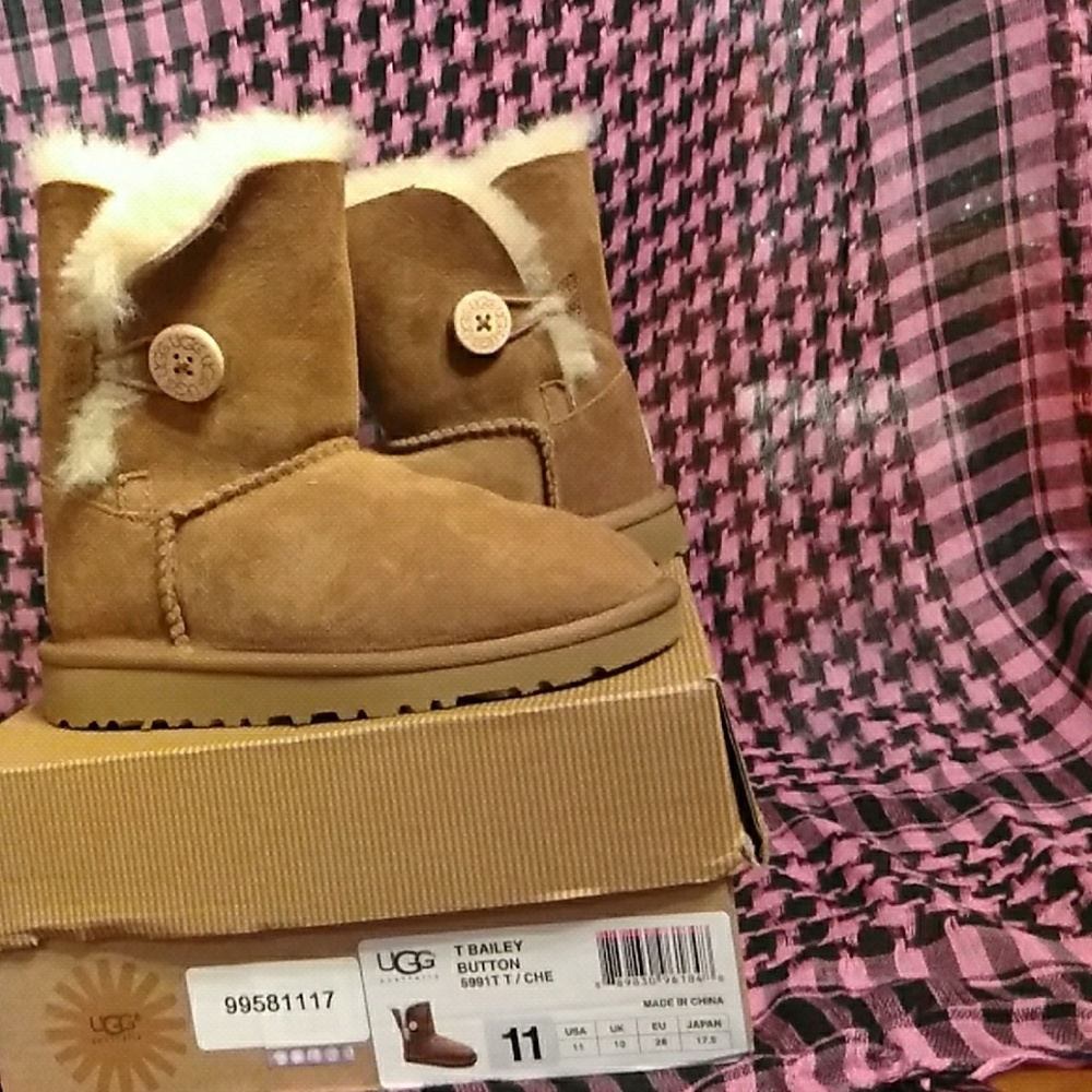 T Bailey Button 5991T check size 11